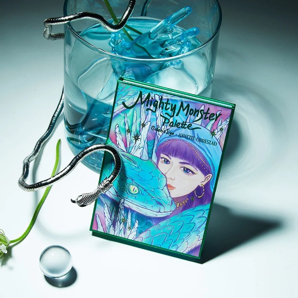 Oden’s eye x Annette Obrestad

Mighty Monster Palette- includes free scarf - Picture 2 of 5